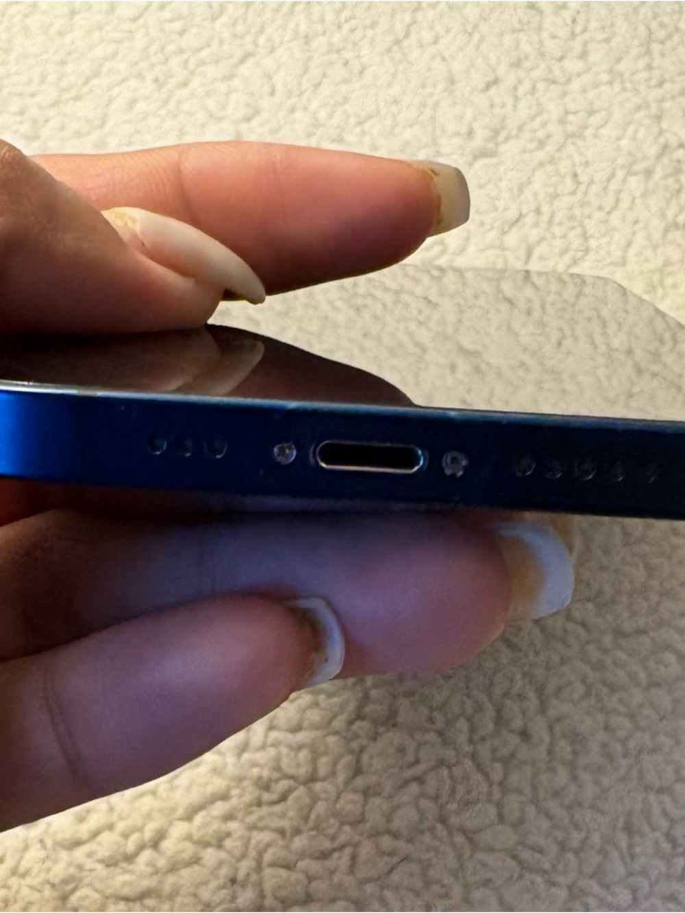 Apple iPhone 12 64 GB Blue - Picture 3 of 14